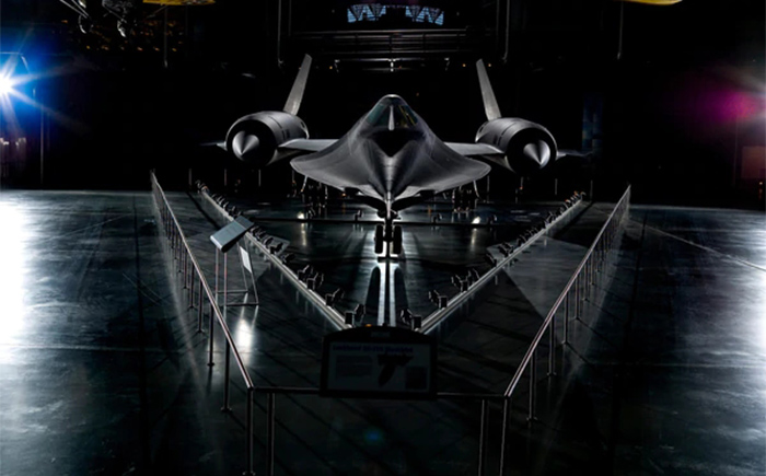 飛行速度超過導(dǎo)彈的飛機(jī)—SR-71黑鳥偵察機(jī)！